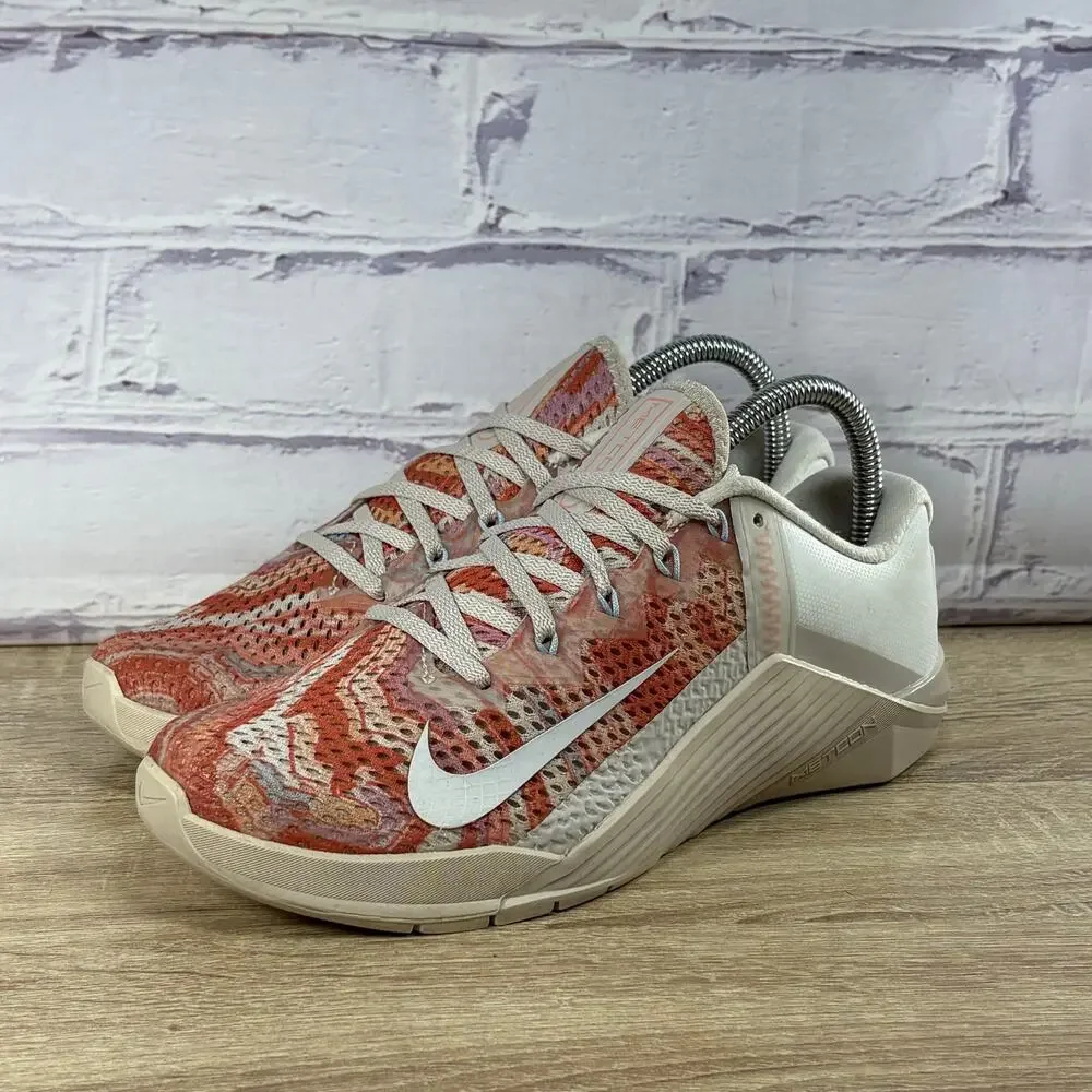 Nike Metcon 6 Desert Sand Crimson Training Running Shoes Women's Size 8 Sneakers